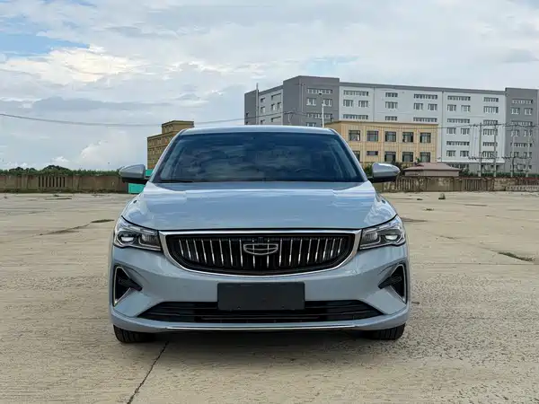 Geely Emgrand 2023