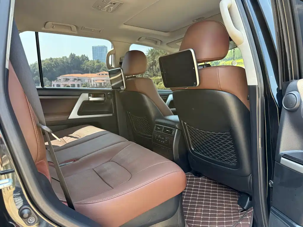 Toyota Land Cruiser 2019 — фото 4