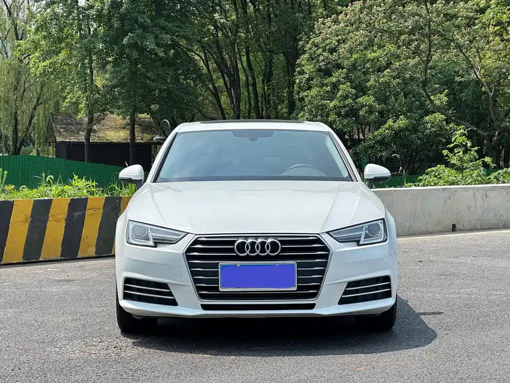 Audi A4L 2017