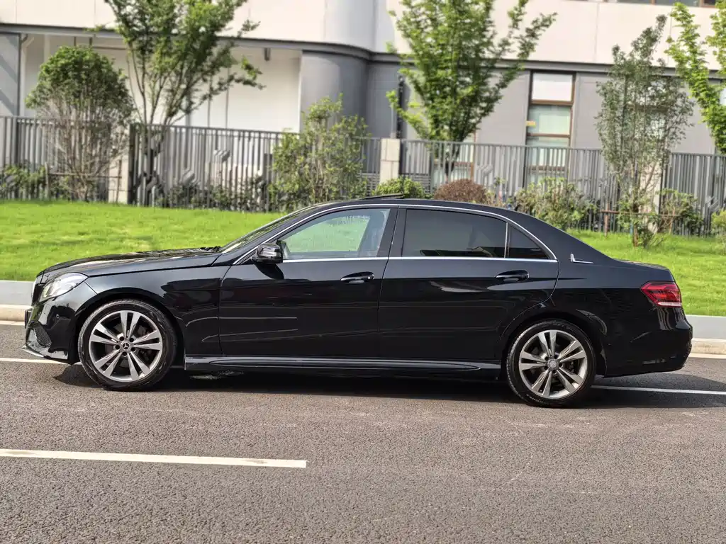 Mercedes-Benz E-Class 2015