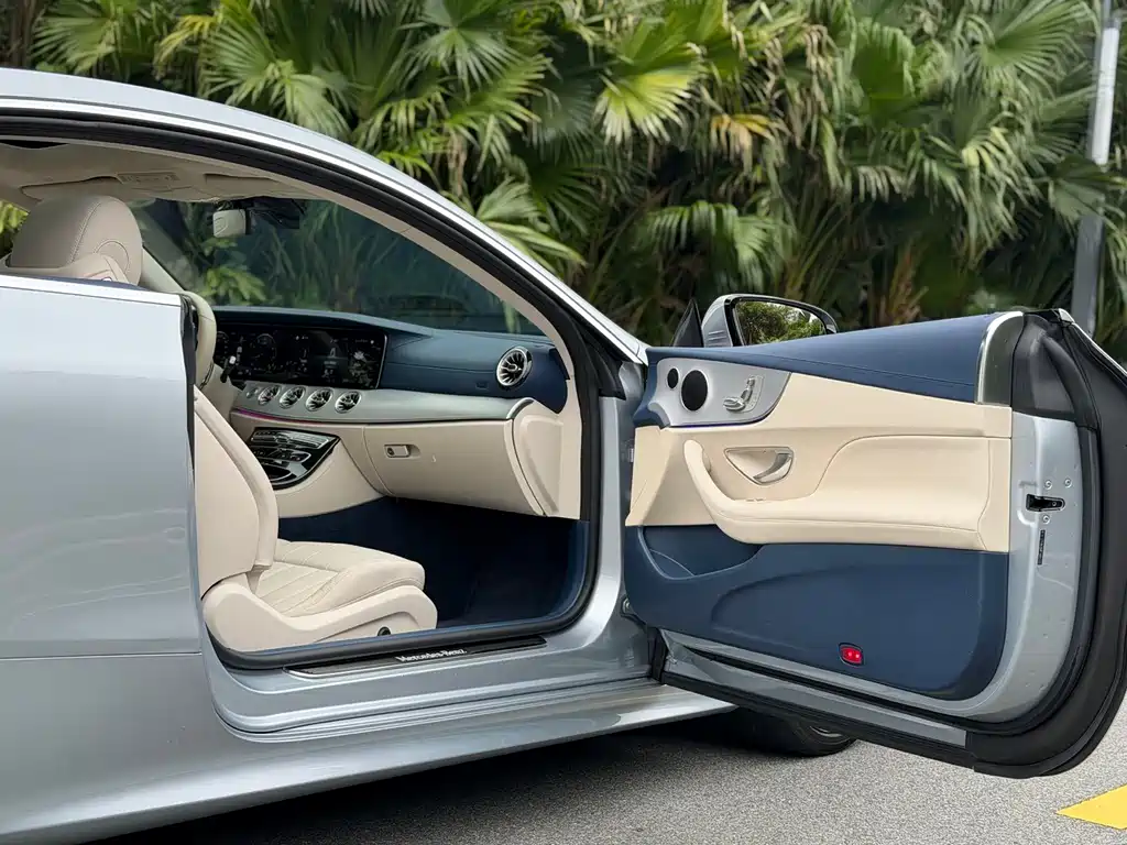 Mercedes-Benz E-Class 2022 — фото 11