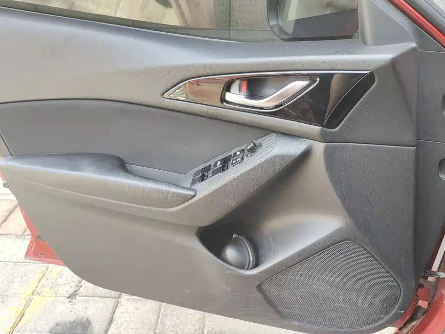Mazda 3 Axela 2016