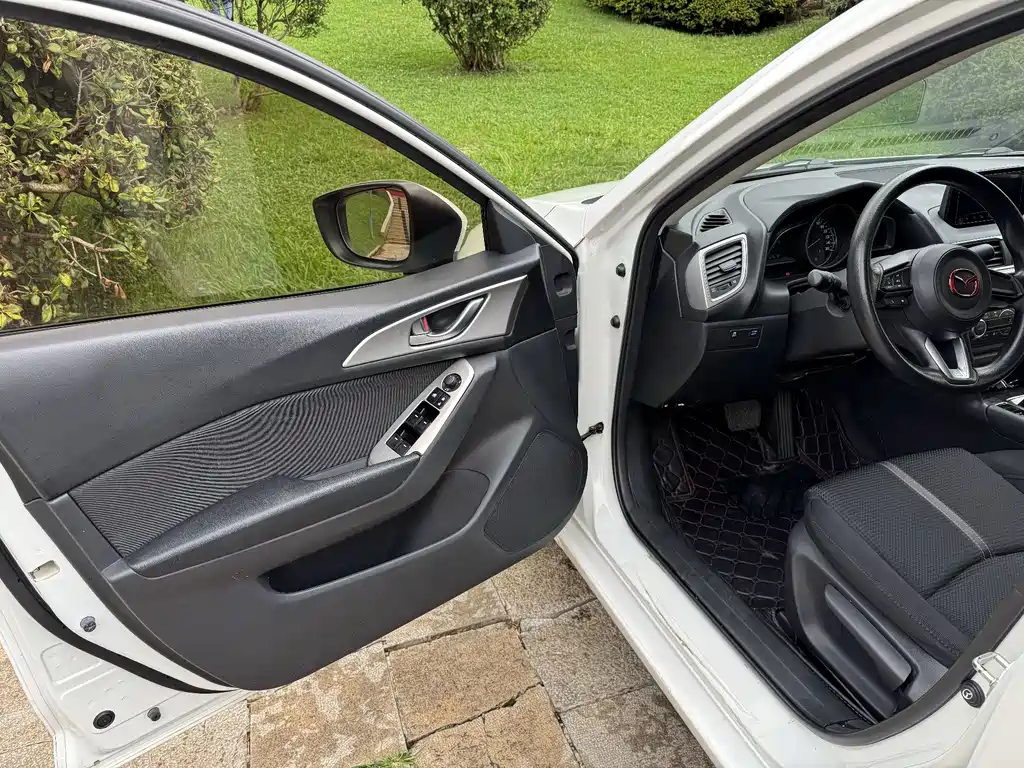 Mazda 3 Angkesela 2018 — фото 14