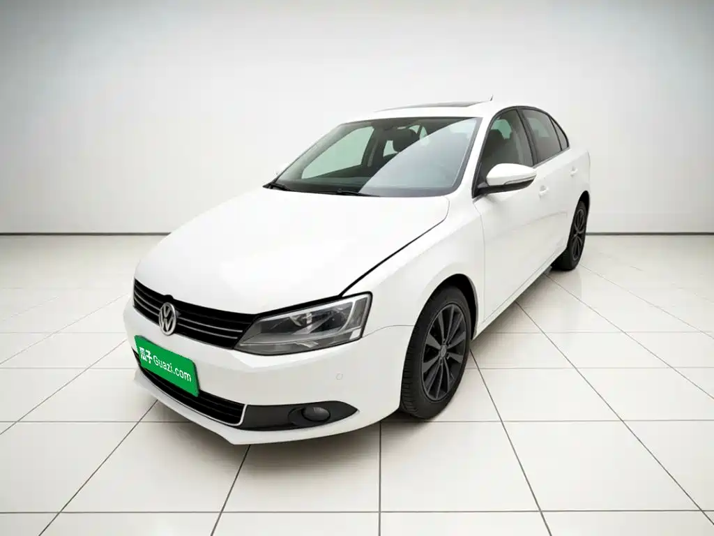 Volkswagen Sagitar 2015
