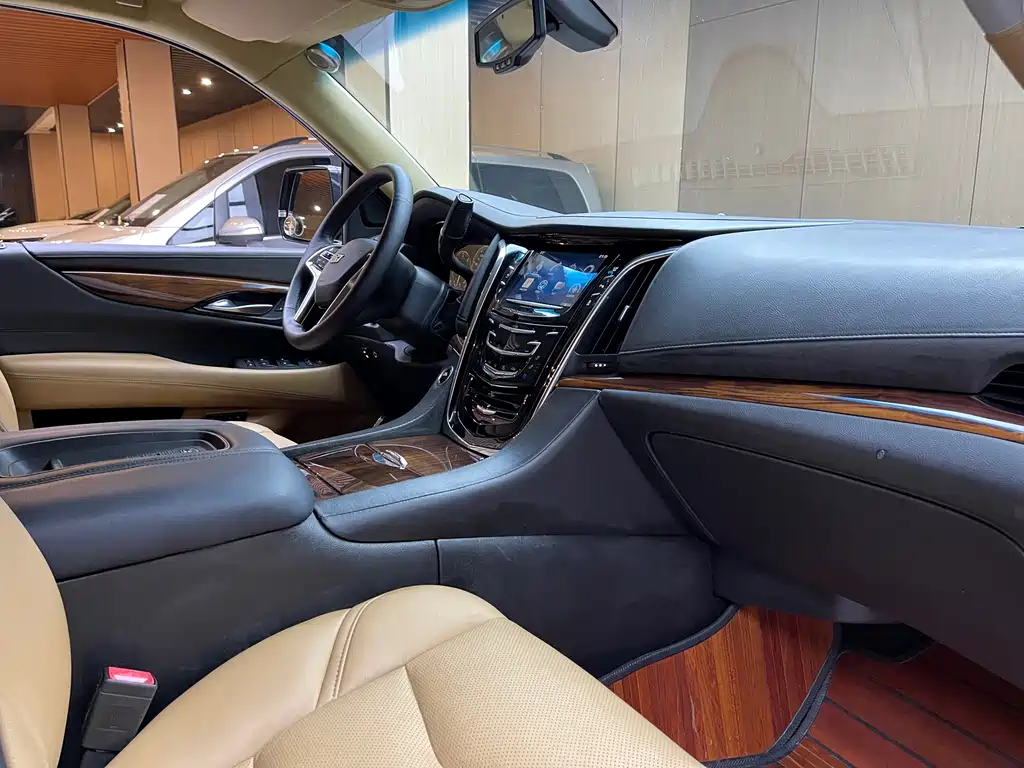 Cadillac Escalade 2016 — фото 17