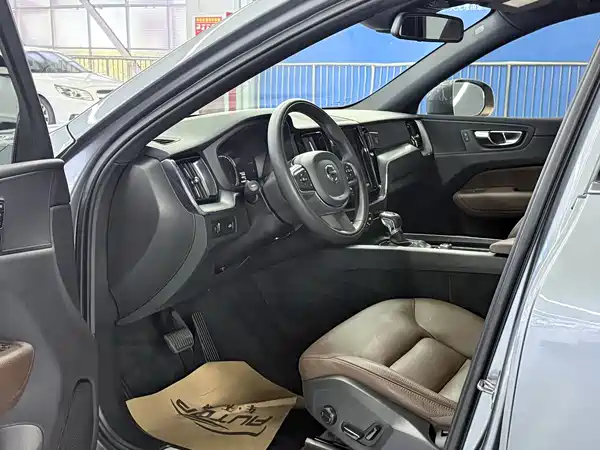 Volvo XC60 2021