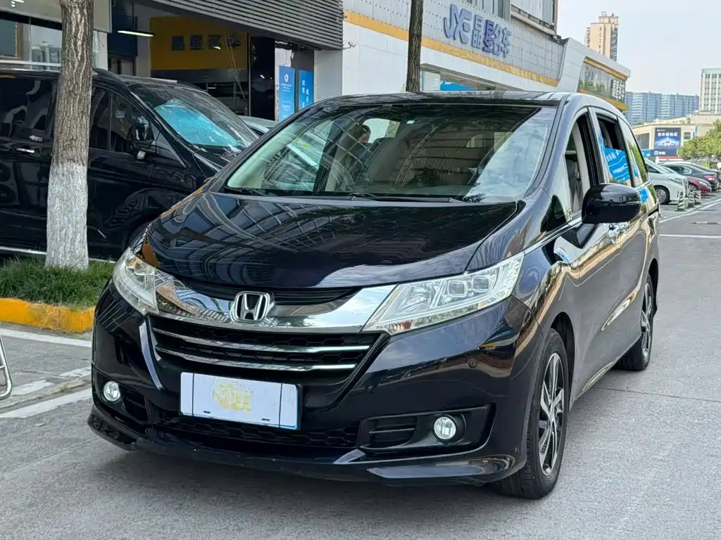 Honda Odyssey 2015 — фото 1