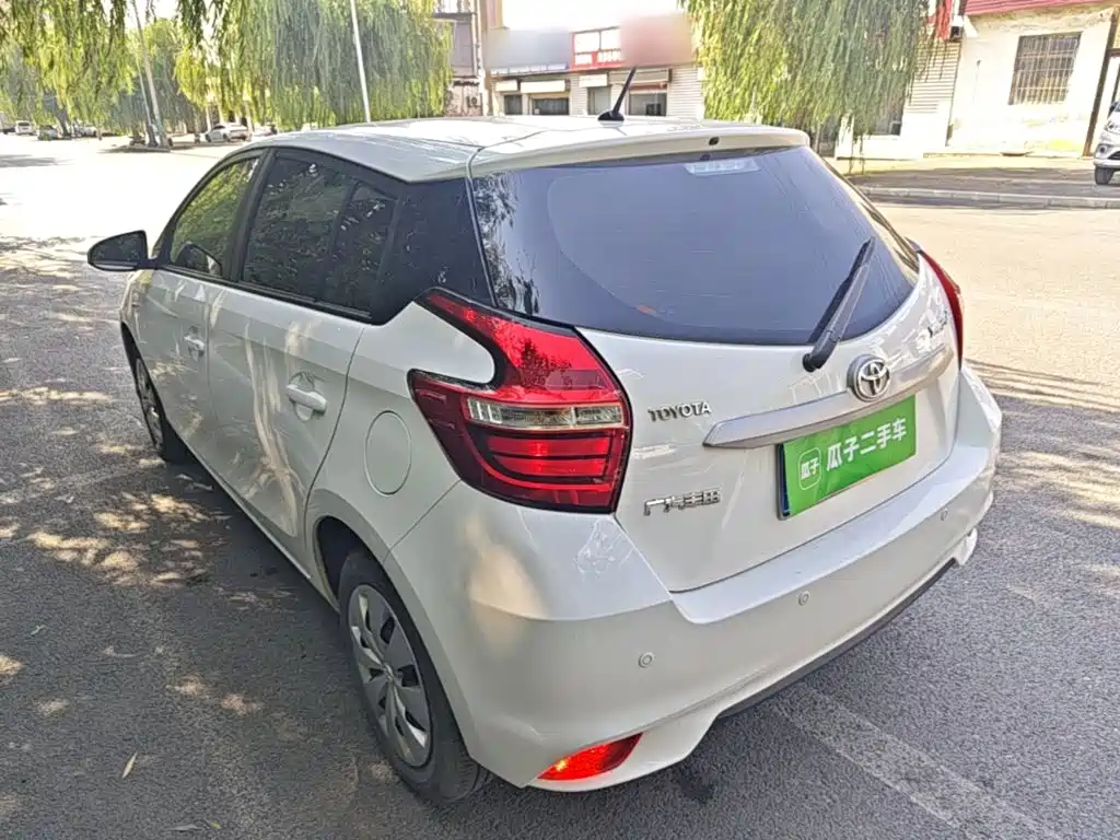 Toyota Yaris L 2022