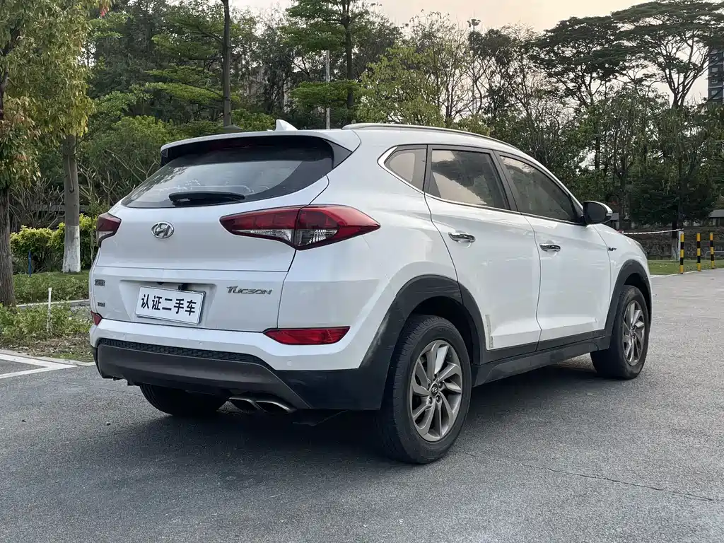 Hyundai Tucson 2016 — фото 13