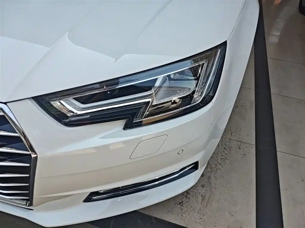 Audi A4L 2017 — фото 24