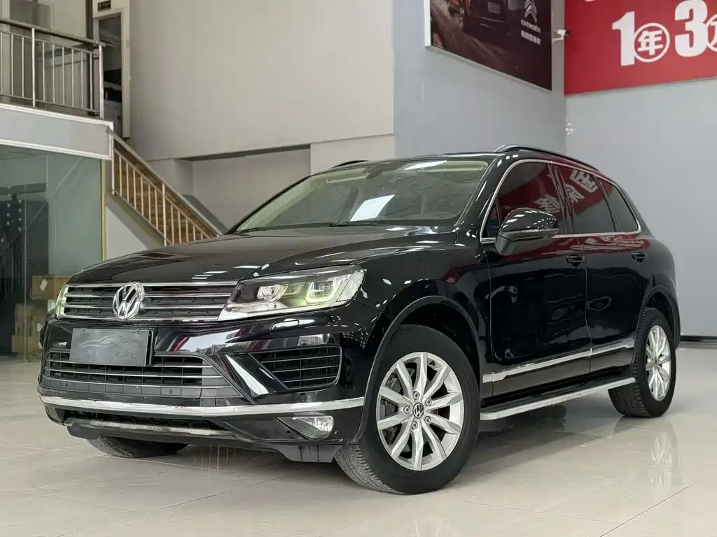 Volkswagen Touareg 2017 — фото 1