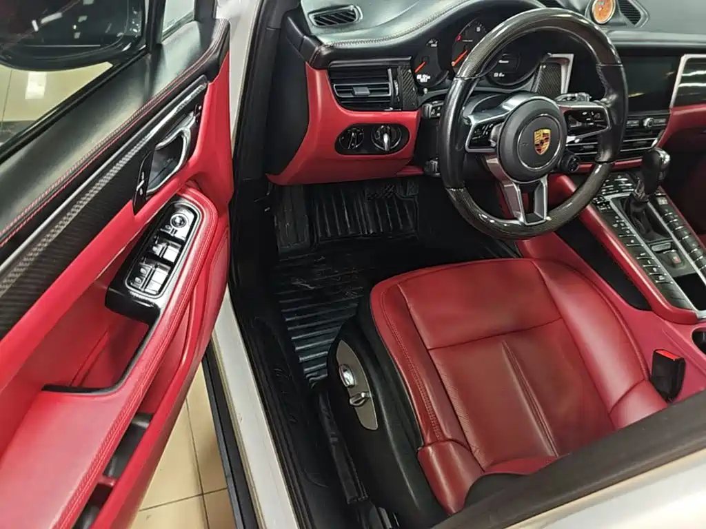 Porsche Macan 2019 — фото 16
