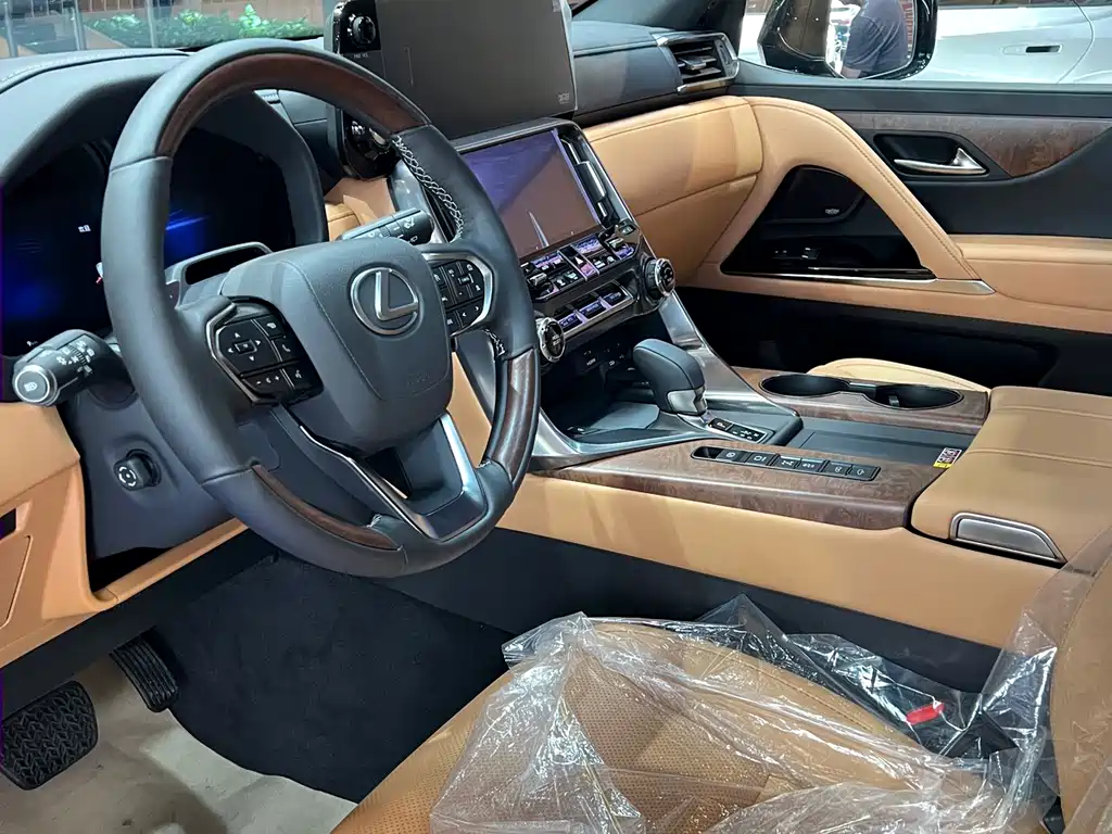 Lexus LX — фото 2