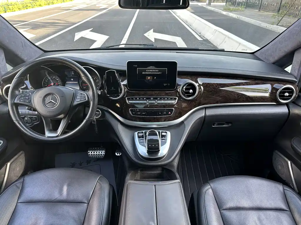 Mercedes-Benz V-Class 2019 — фото 9