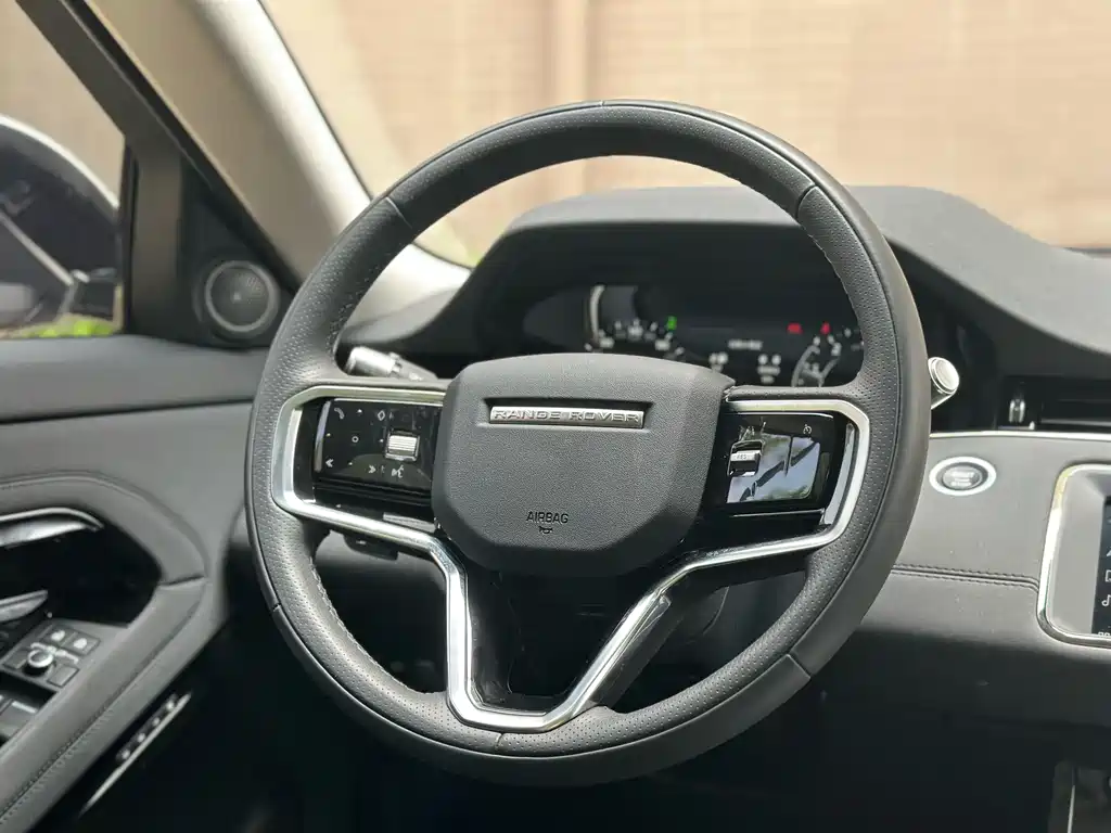 Land Rover Evoque PHEV 2023 — фото 4