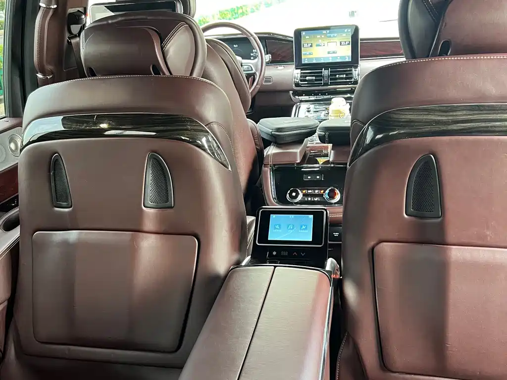Lincoln Navigator 2020 — фото 14