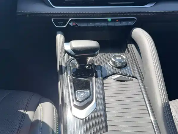 Geely Xingyue L 2024