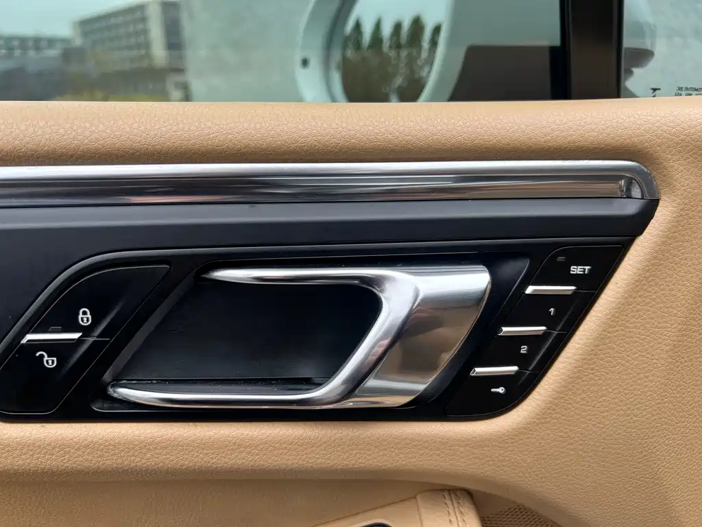 Porsche Macan 2015 — фото 11