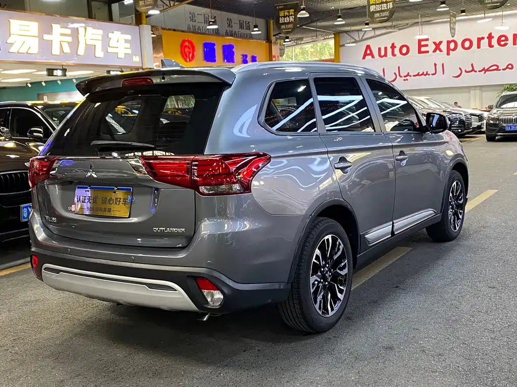 Mitsubishi Outlander 2020 — фото 5
