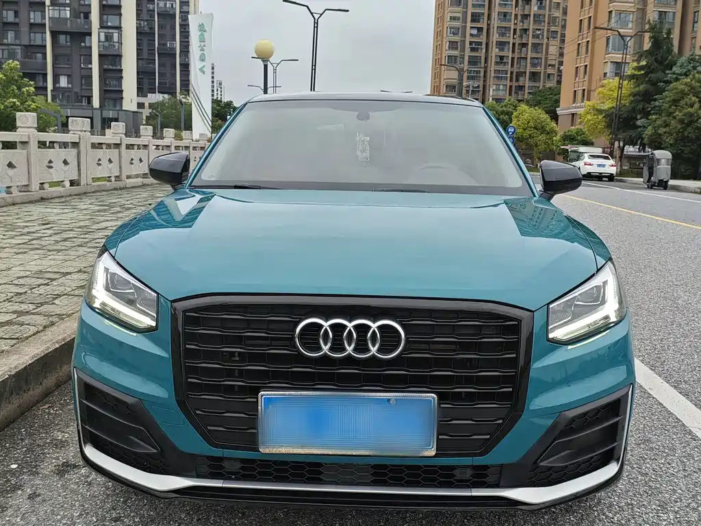 Audi Q2L 2021