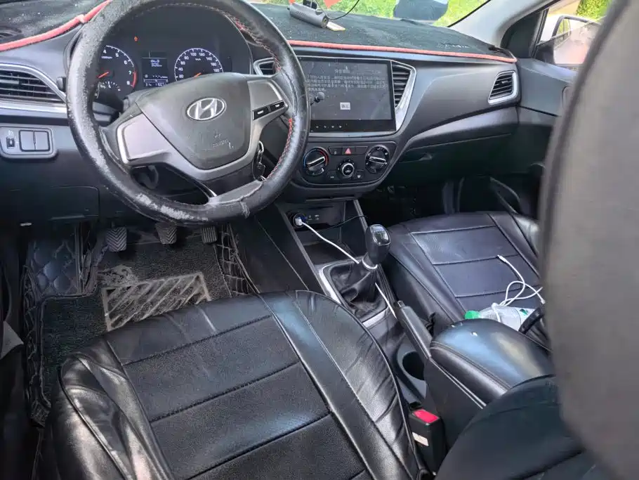 Hyundai Verna 2016 — фото 12