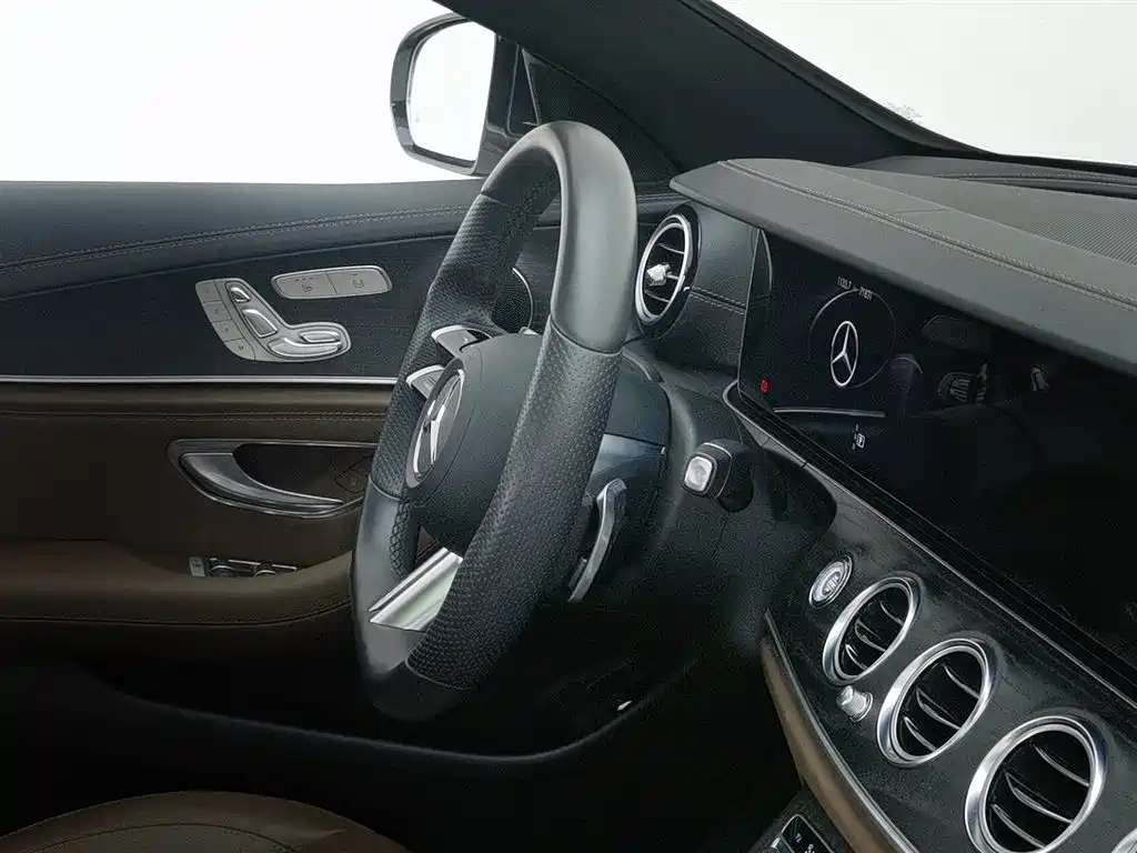 Mercedes-Benz E-Class 2021 — фото 22