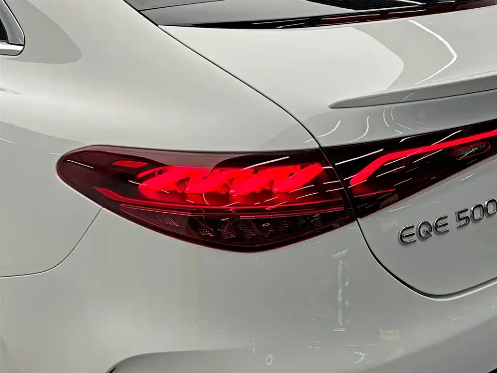 Mercedes-Benz EQE 2025 — фото 10