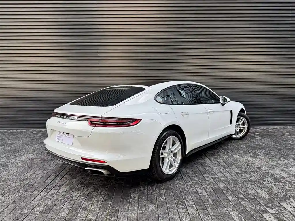 Porsche Panamera 2018 — фото 3