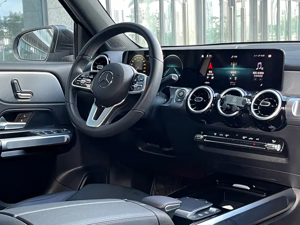 Mercedes-Benz GLB 2023 — фото 12