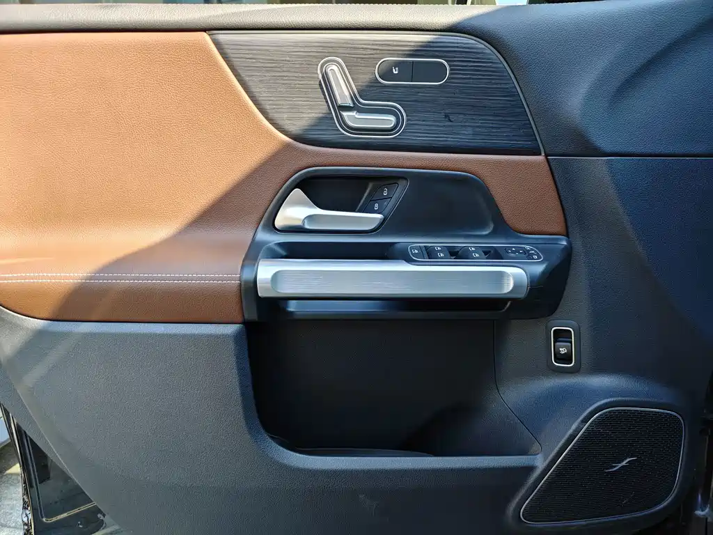 Mercedes-Benz GLB 2023 — фото 10