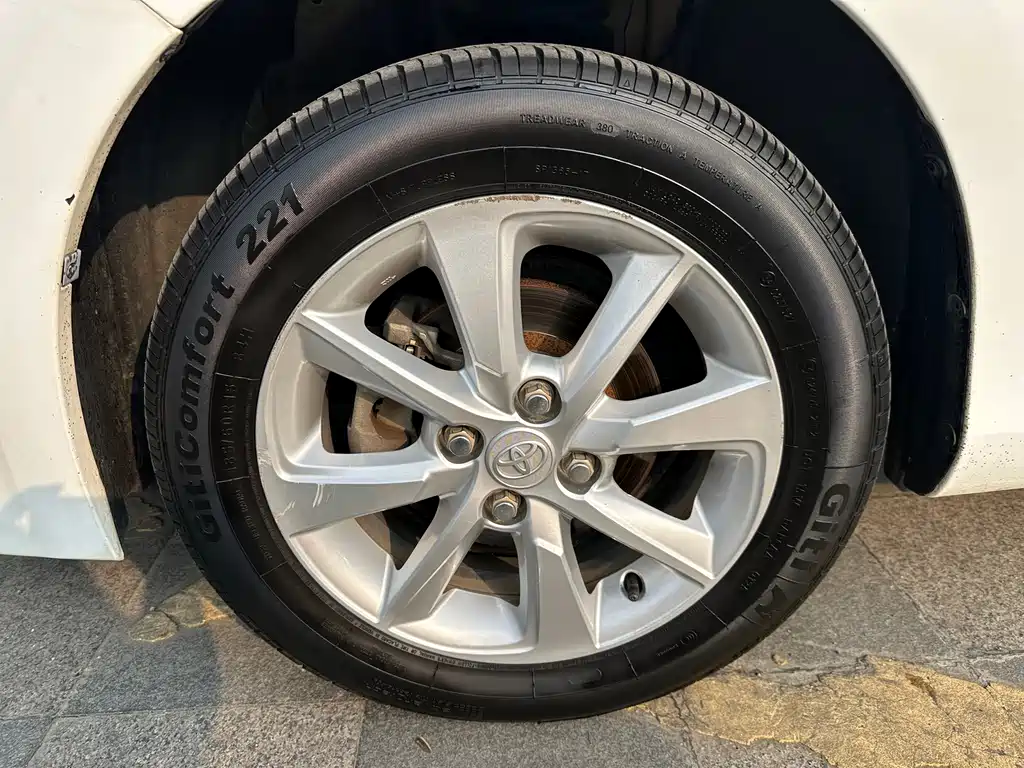 Toyota Yaris L 2014 — фото 18
