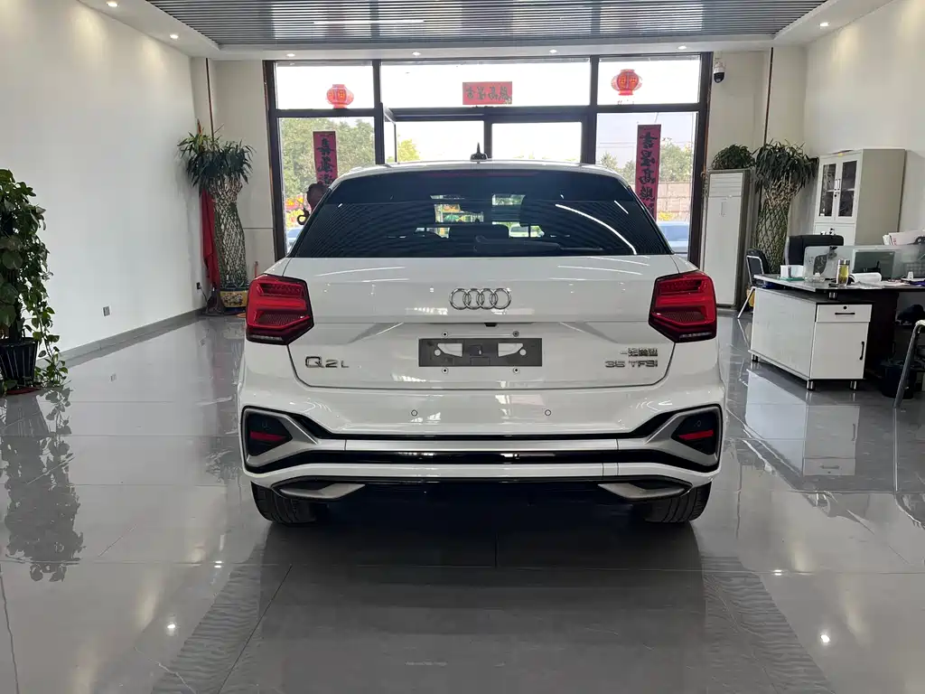Audi Q2L 2022