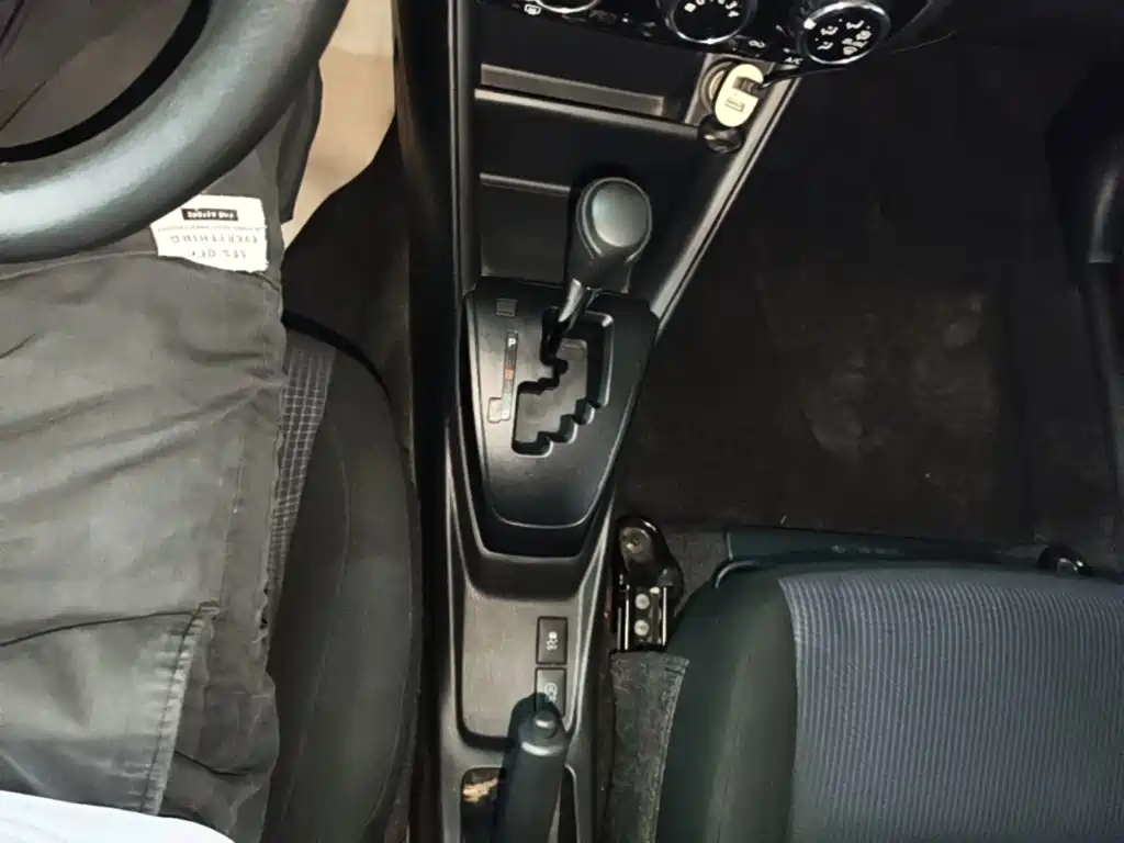 Toyota Yaris L 2019 — фото 14
