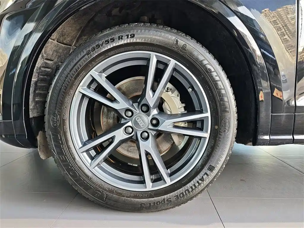 Audi Q5L 2020 — фото 17