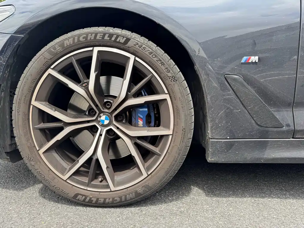 BMW 5 Series 2021 — фото 17