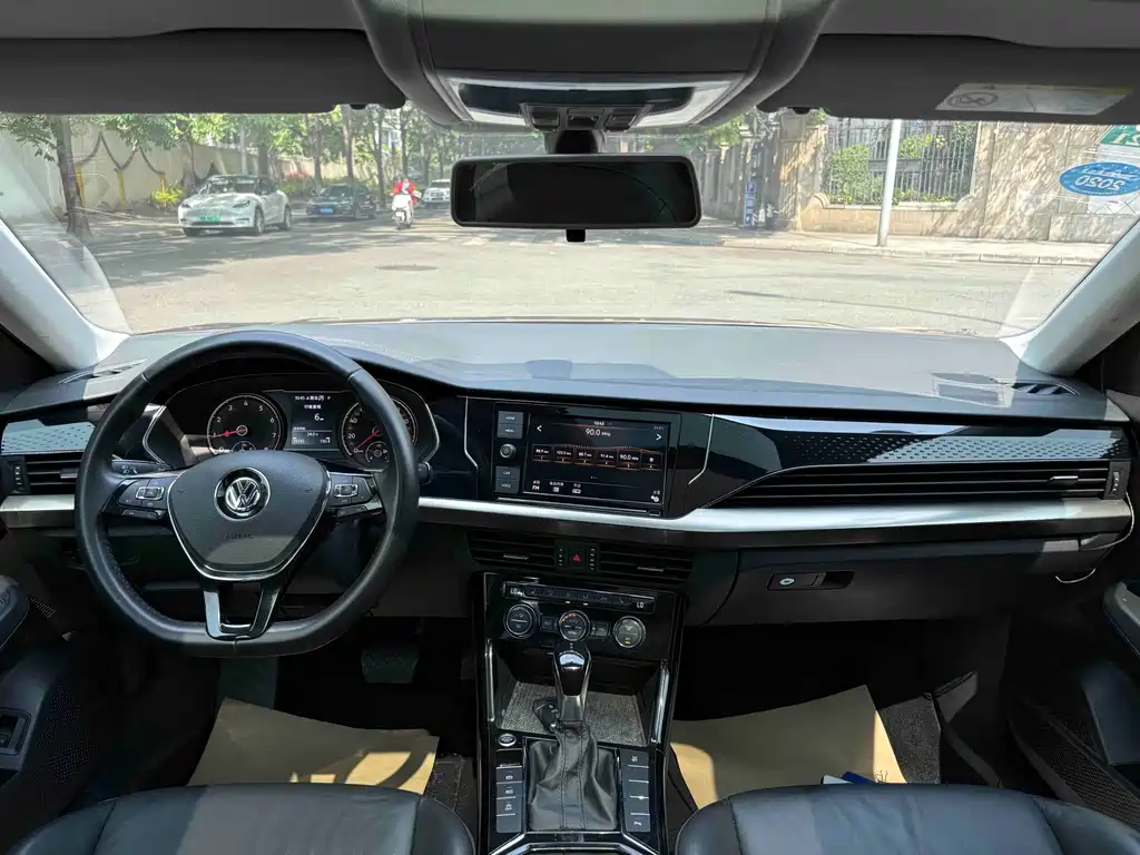 Volkswagen Passat 2019 — фото 18