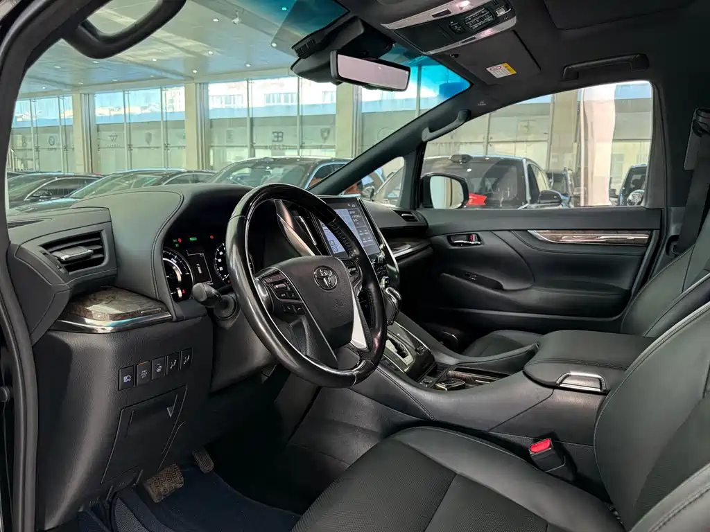 Toyota Alphard 2022 — фото 6