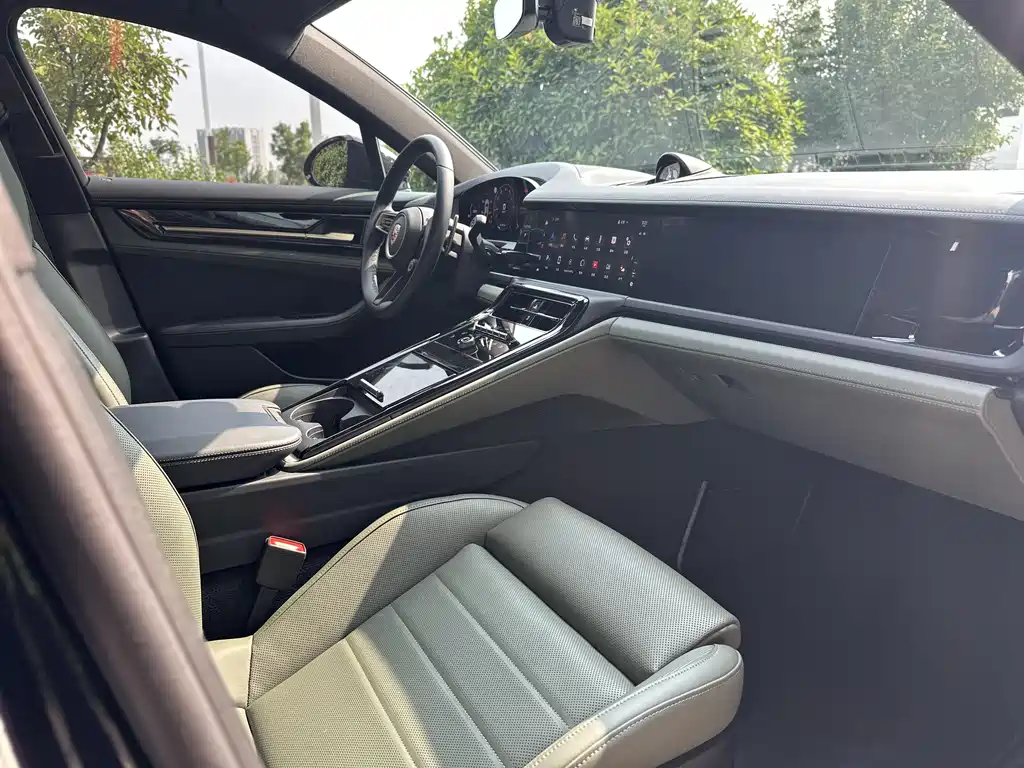 Porsche Panamera 2024