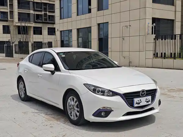 Mazda 3 Axela 2015