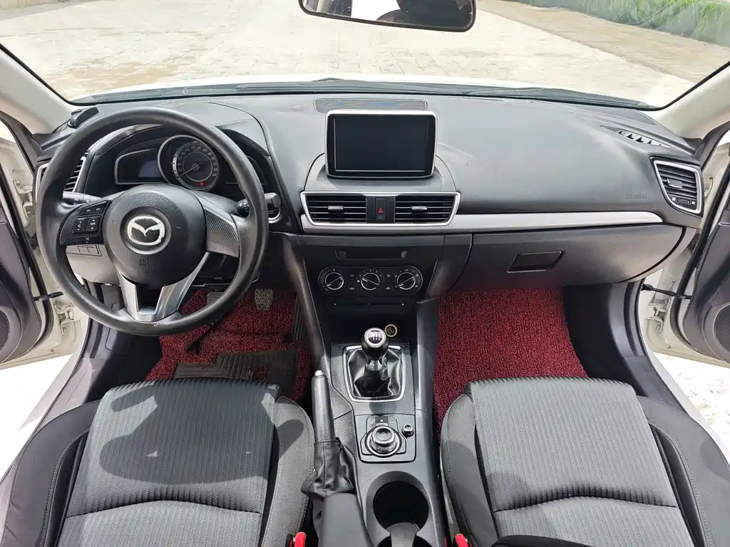 Mazda 3 Axela 2015 — фото 9