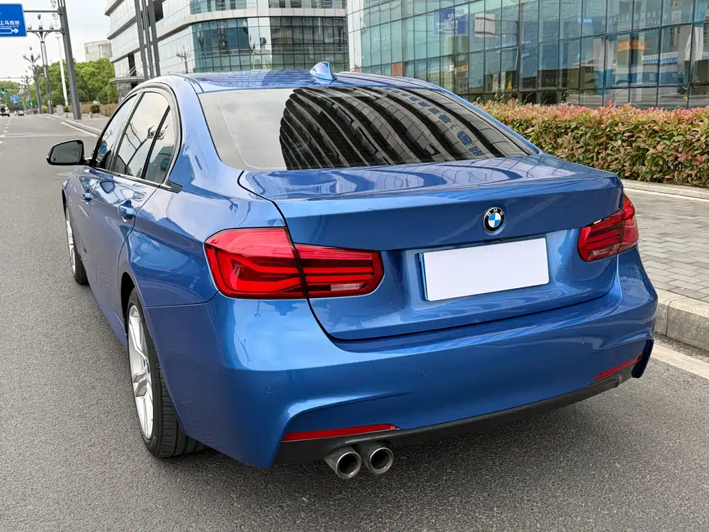 BMW 3 Series 2018 — фото 15
