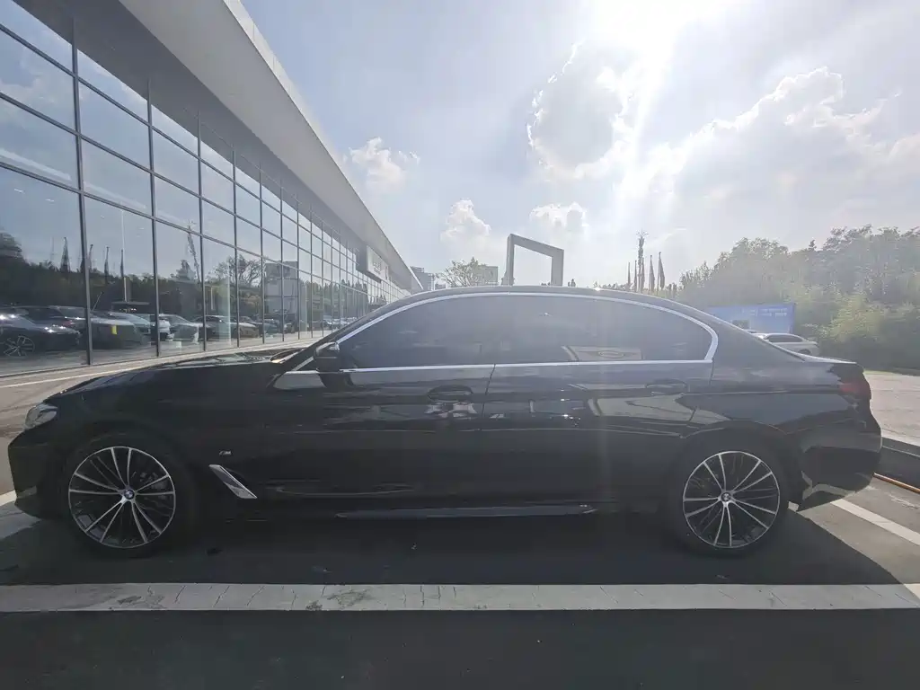 BMW 5 Series 2022