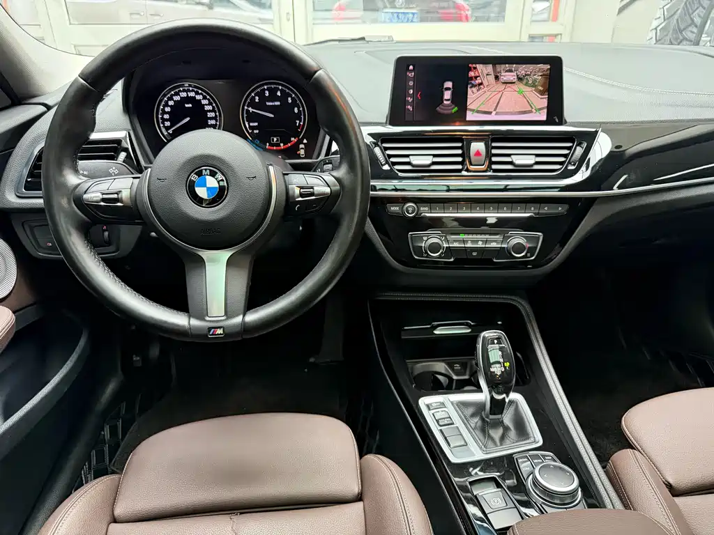 BMW 1 Series 2021 — фото 18