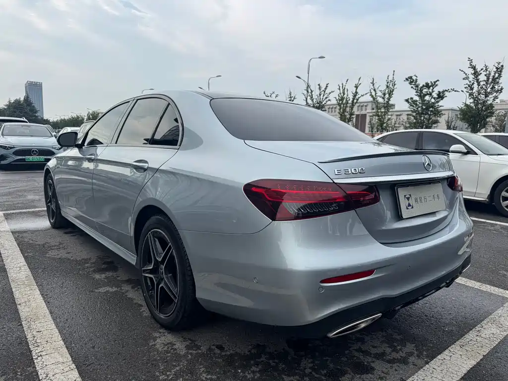 Mercedes-Benz E-Class 2020 — фото 19