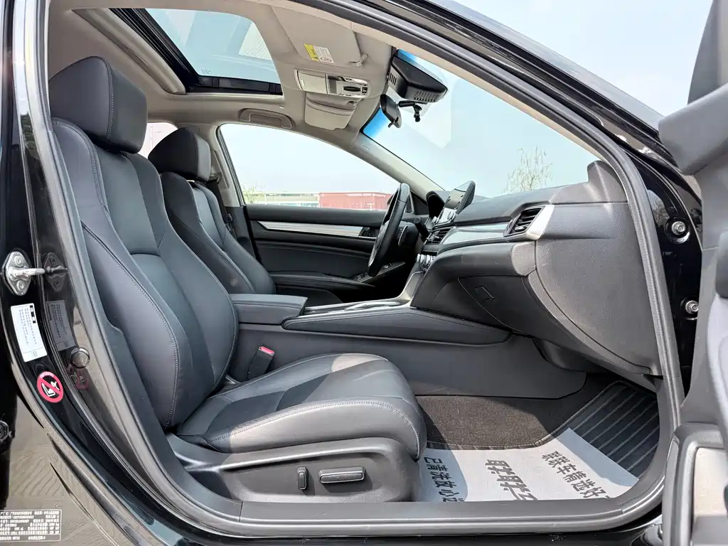 Honda Accord 2019 — фото 10