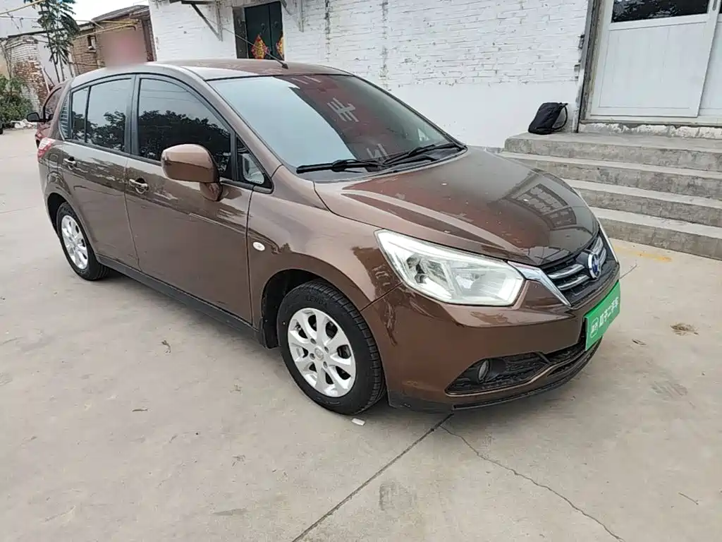 Venucia R50 2016