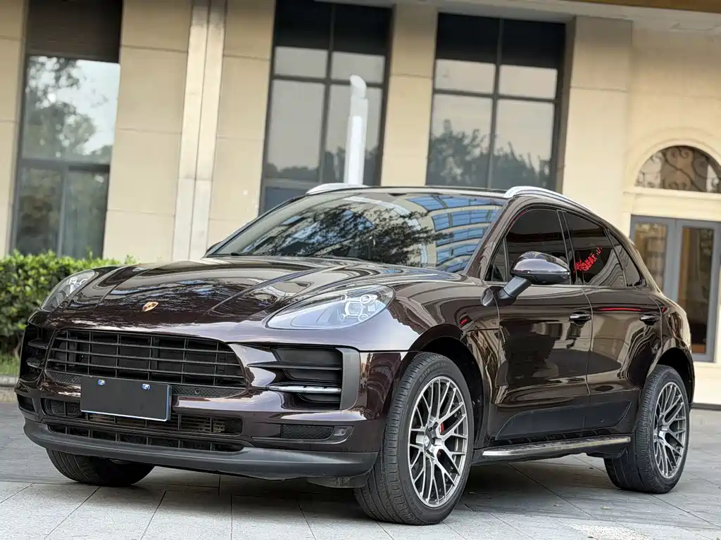 Porsche Macan 2019 — фото 1