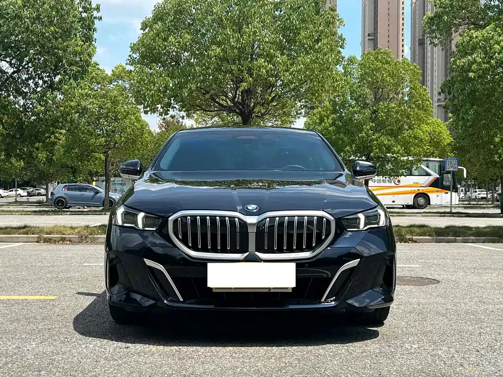 BMW 5 Series 2025