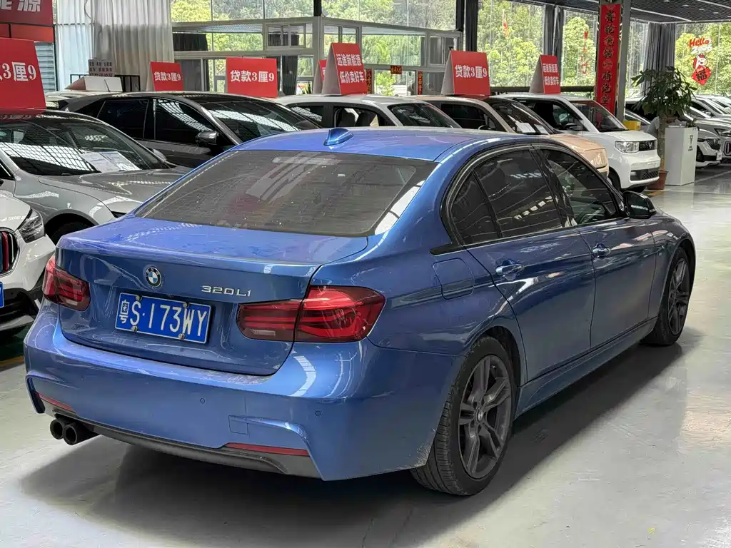 BMW 3 Series 2018 — фото 9