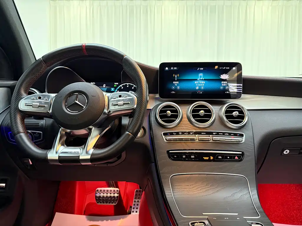 Mercedes-Benz GLC AMG 2022 — фото 9